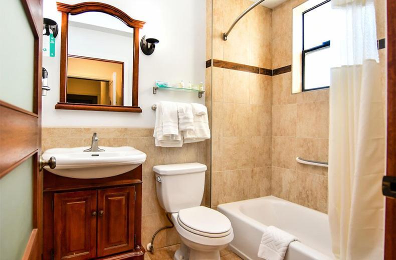 Brand Plaza Hotel Γκλέντεϊλ Εξωτερικό φωτογραφία