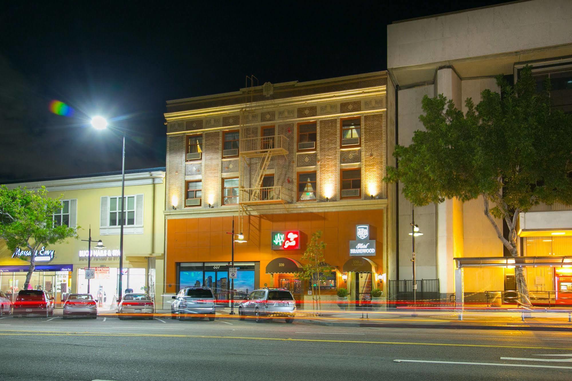 Brand Plaza Hotel Γκλέντεϊλ Εξωτερικό φωτογραφία